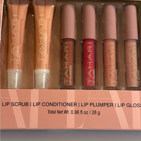 🆕 Tahari Lip Plumper Care and Gloss -  Set of 6 🆕 - Picture 2 of 4